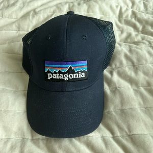 Men’s Navy Blue Patagonia hat